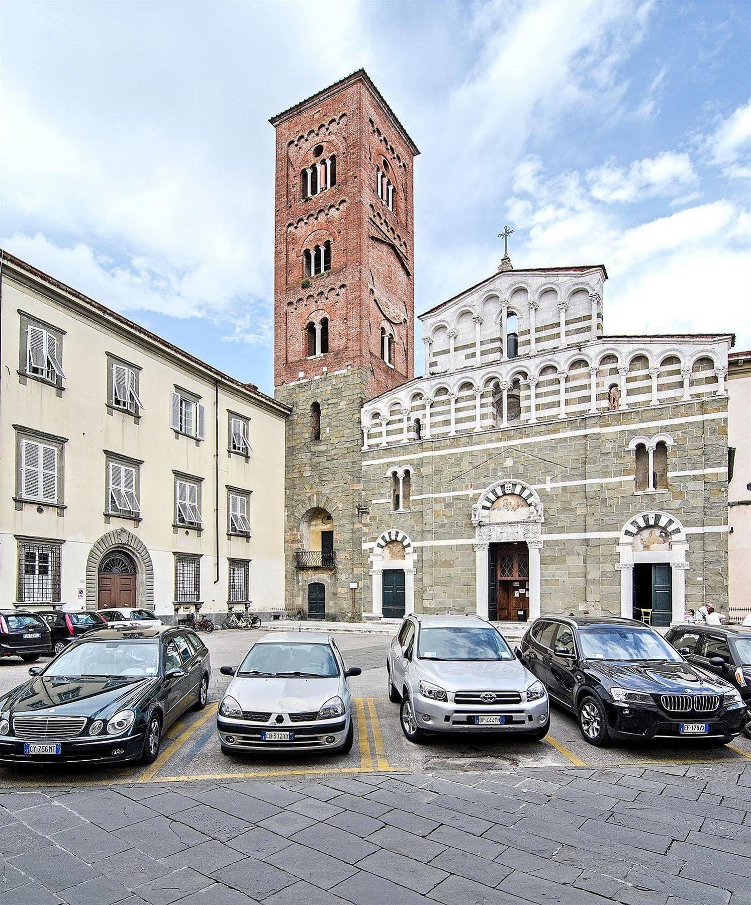 Dimora Dei Guelfi Luxury Rooms Lucca Kültér fotó