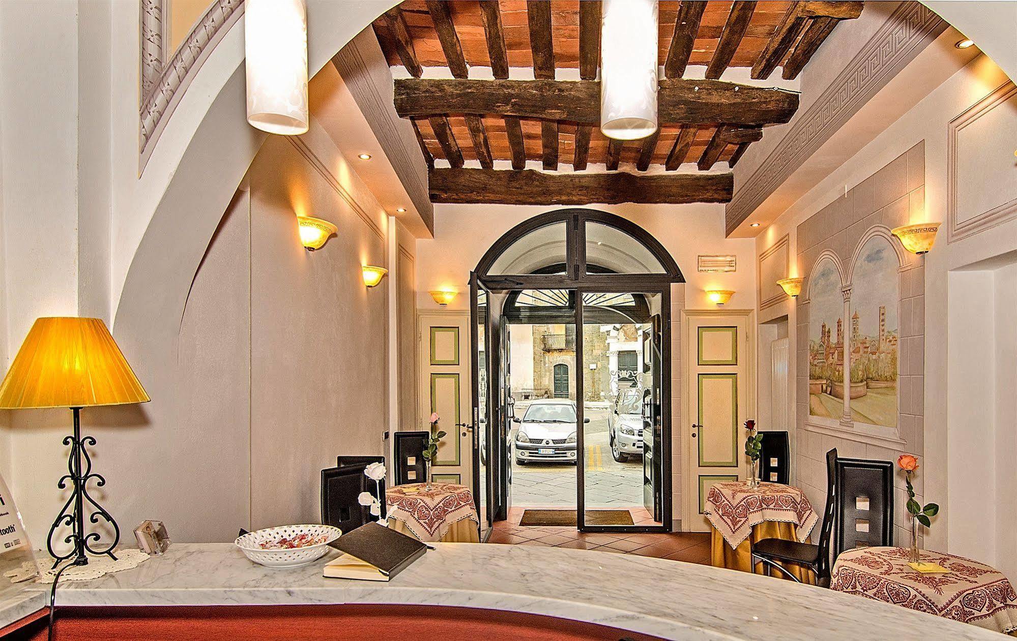 Dimora Dei Guelfi Luxury Rooms Lucca Kültér fotó