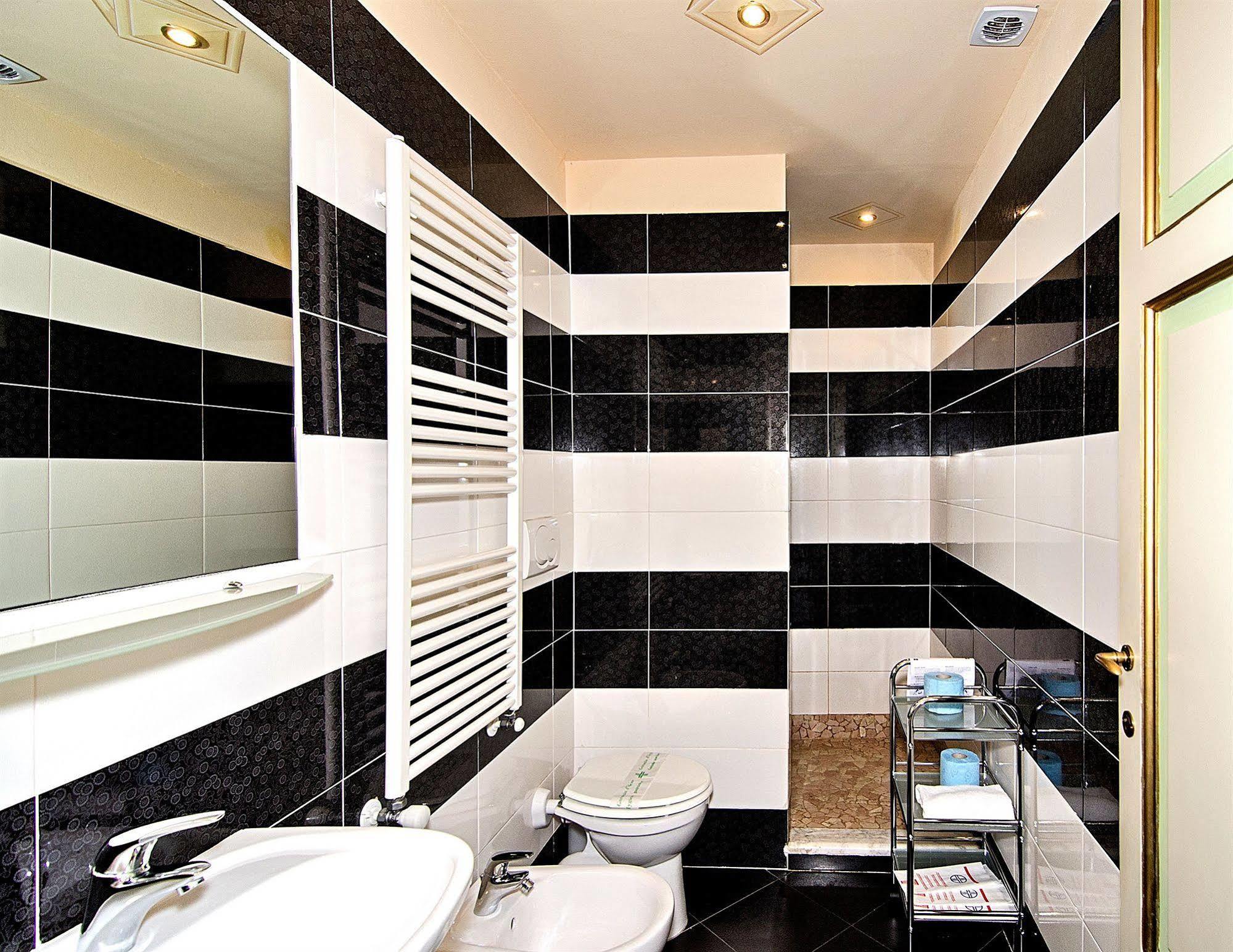 Dimora Dei Guelfi Luxury Rooms Lucca Kültér fotó