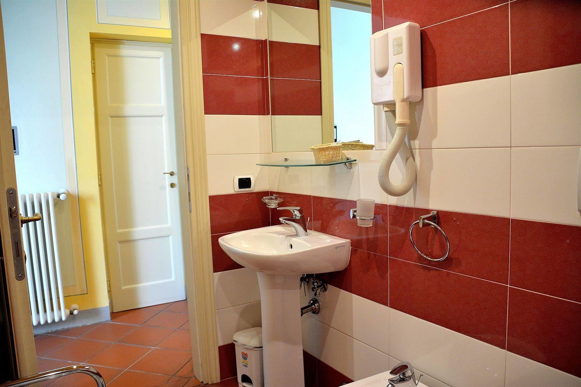 Dimora Dei Guelfi Luxury Rooms Lucca Kültér fotó