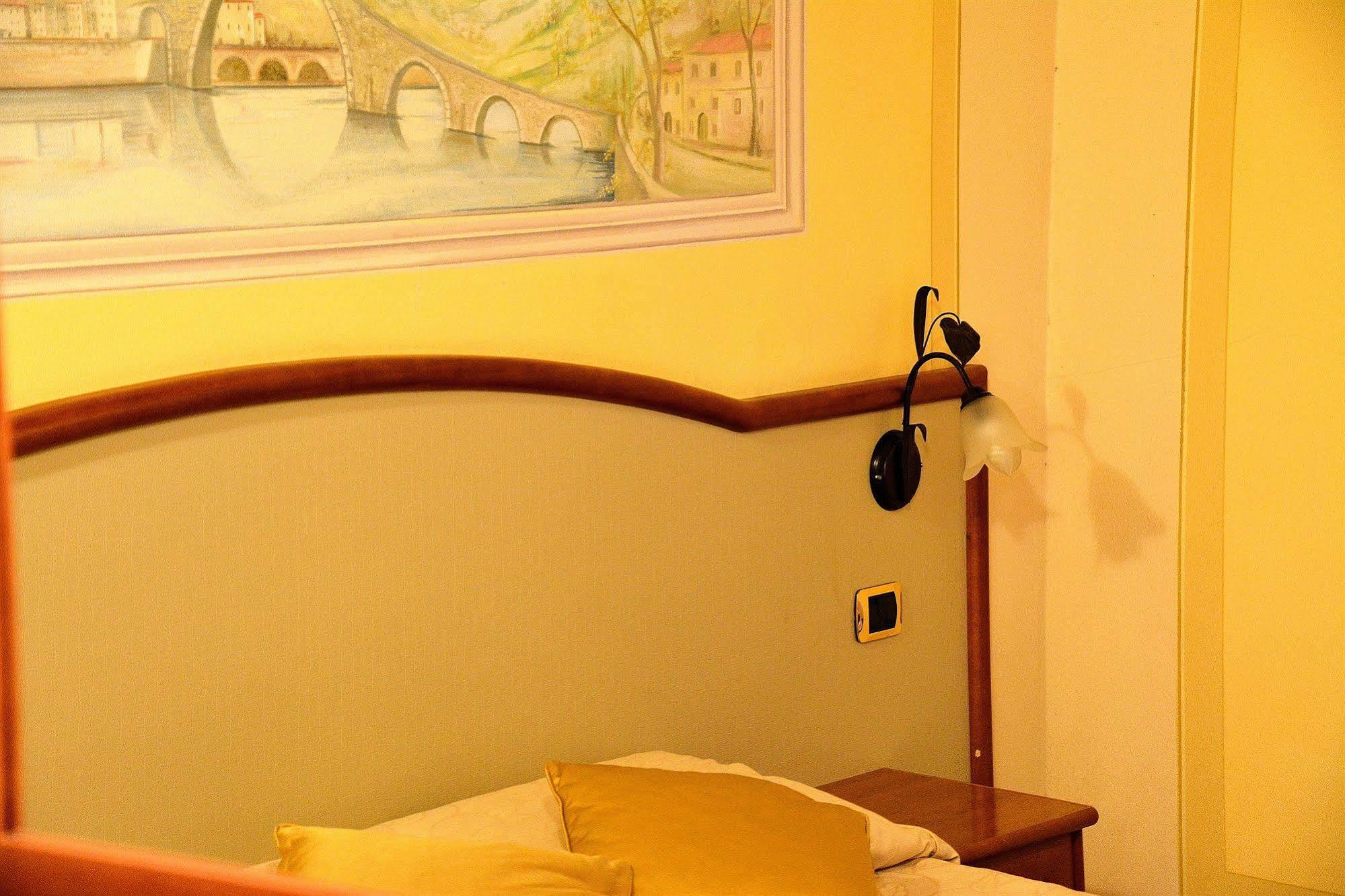 Dimora Dei Guelfi Luxury Rooms Lucca Kültér fotó