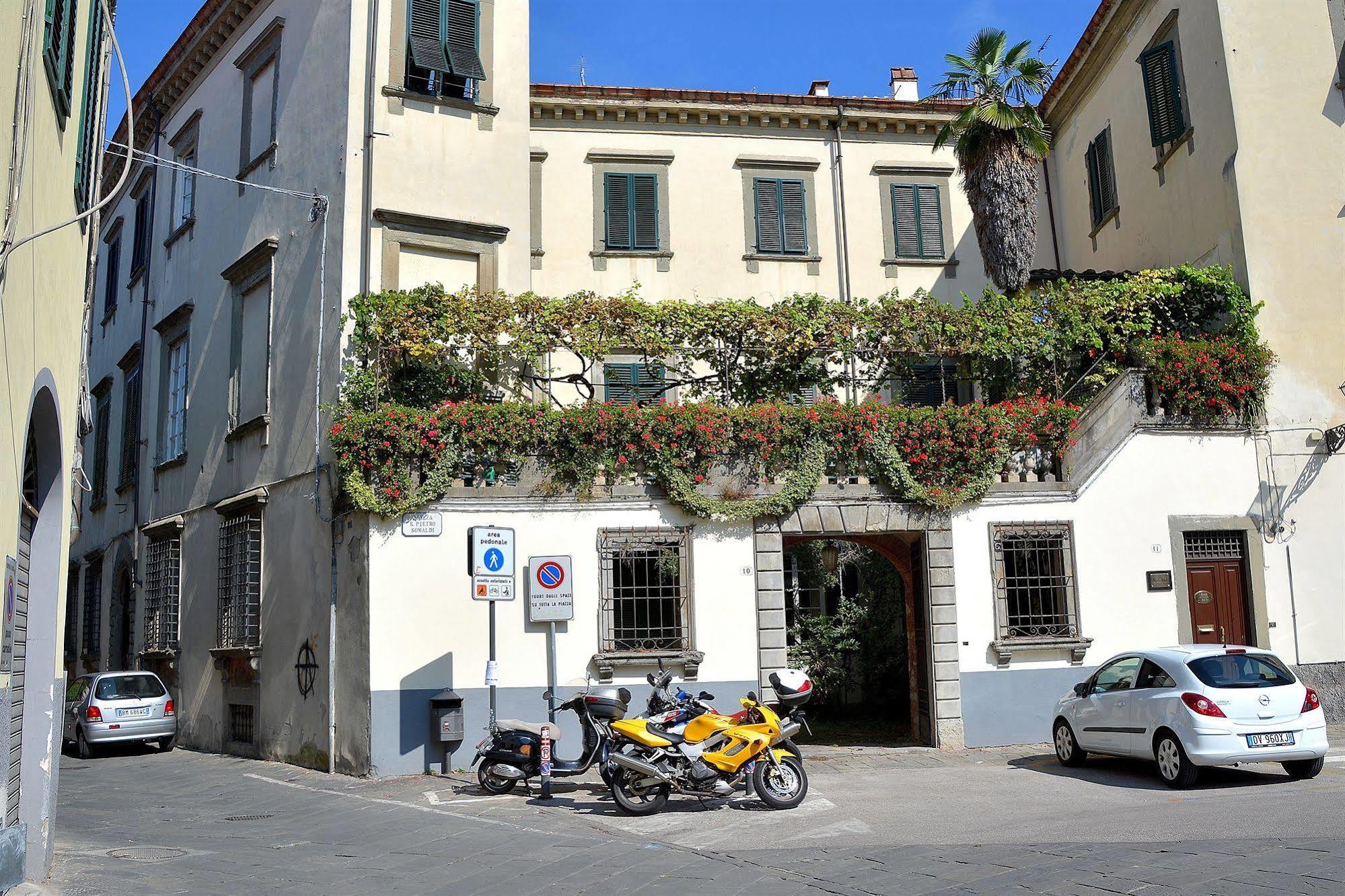 Dimora Dei Guelfi Luxury Rooms Lucca Kültér fotó